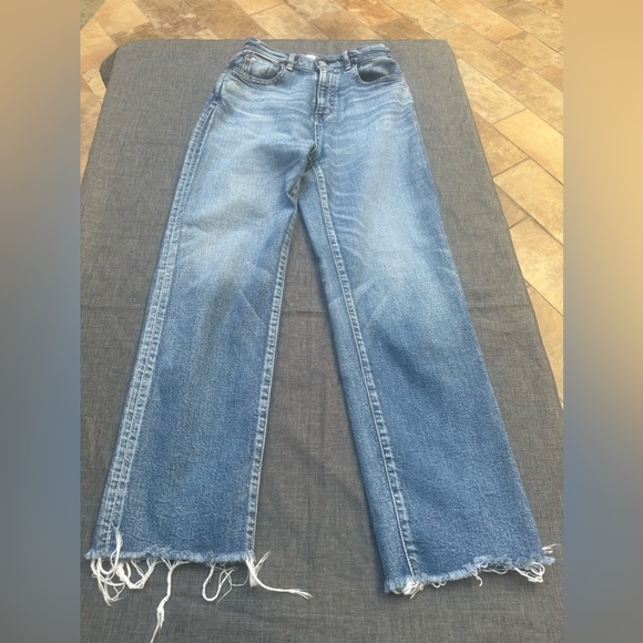 MOUSSY VINTAGE EVELYN CROPPED STRAIGHT-HI
Size 25 inseam 29”
Made in JAPAN - Picture 4 of 12